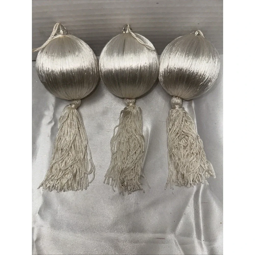 Pier‎ One Imports Ornament Set Of 3 Tassel Flawed